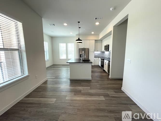 Leander Condo: 8421 183