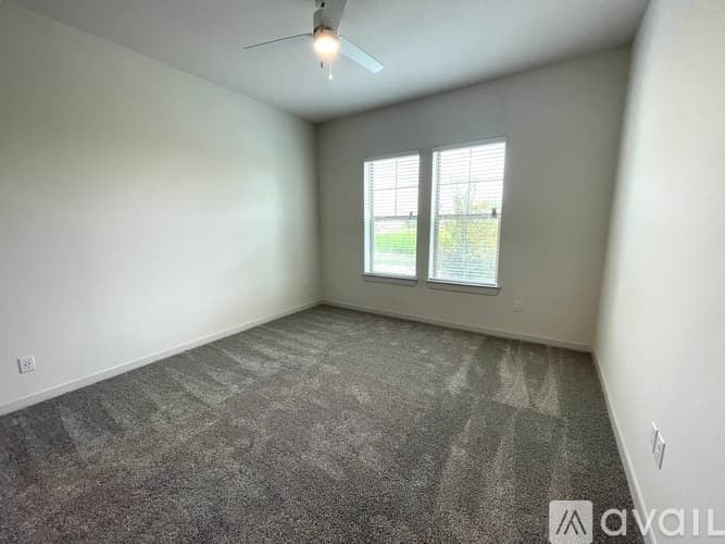 Leander Condo: 8421 183