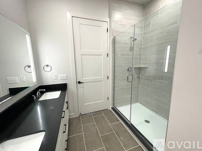 Leander Condo: 8421 183