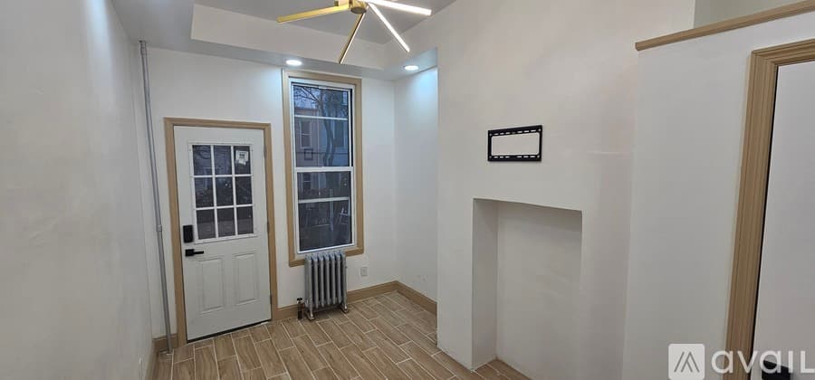 Brooklyn Apartment: 70 Weirfield St