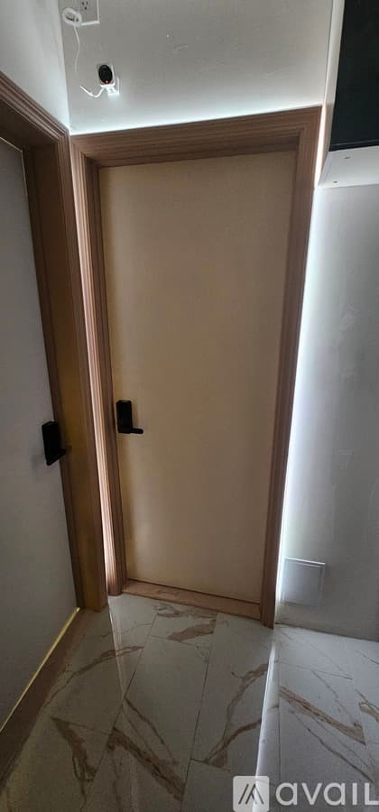 Brooklyn Apartment: 70 Weirfield St