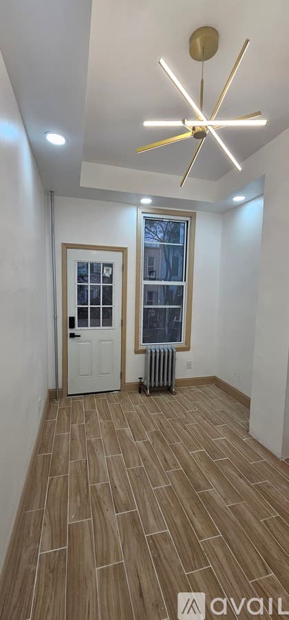 Brooklyn Apartment: 70 Weirfield St