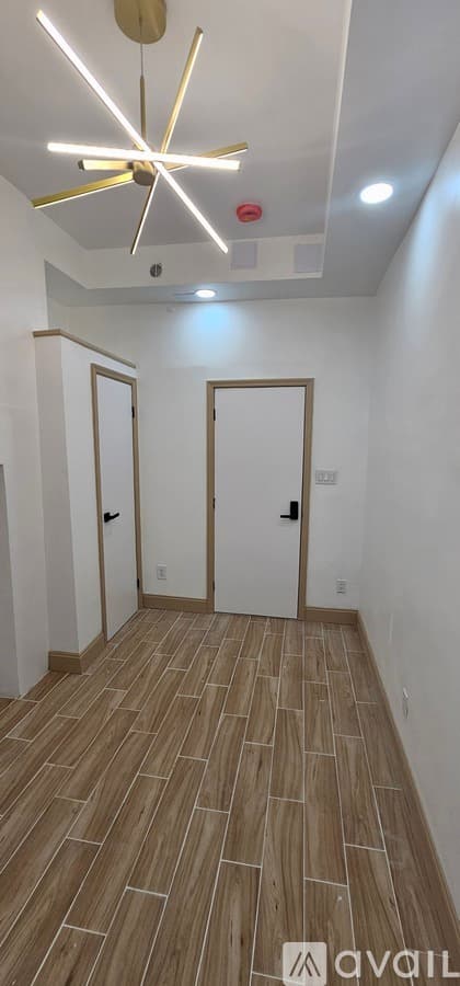 Brooklyn Apartment: 70 Weirfield St