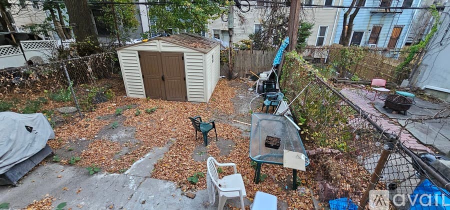 Brooklyn Apartment: 70 Weirfield St