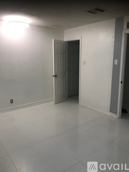 Oakland Park House: NW 36th Ct