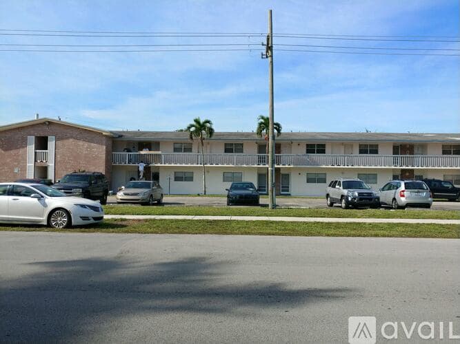 Miami Apartment: 20400 NW 7th Ave