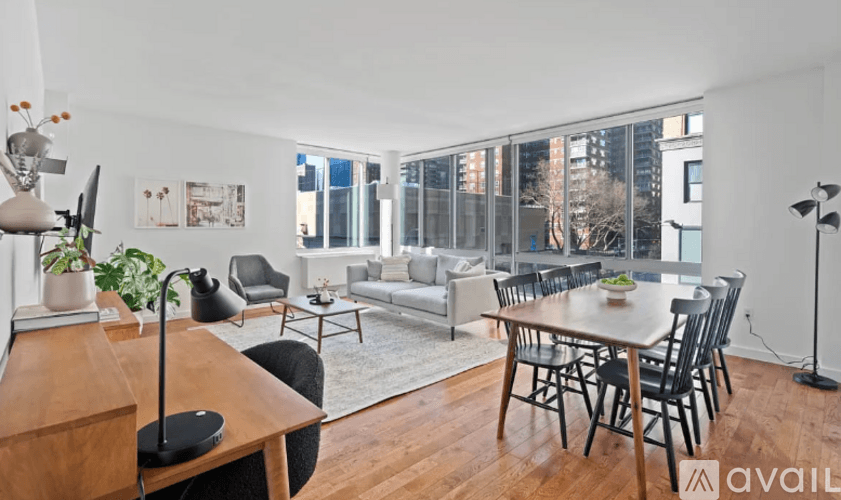 New York Apartment: 252 W 26th St