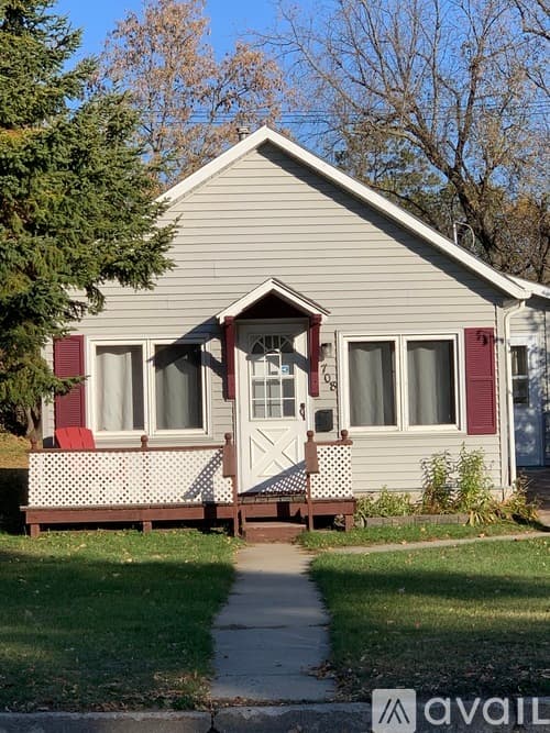 Bemidji House: 708 Mississippi Ave NW