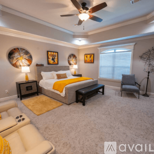 Sherwood House: 9309 E Woodruff Ave