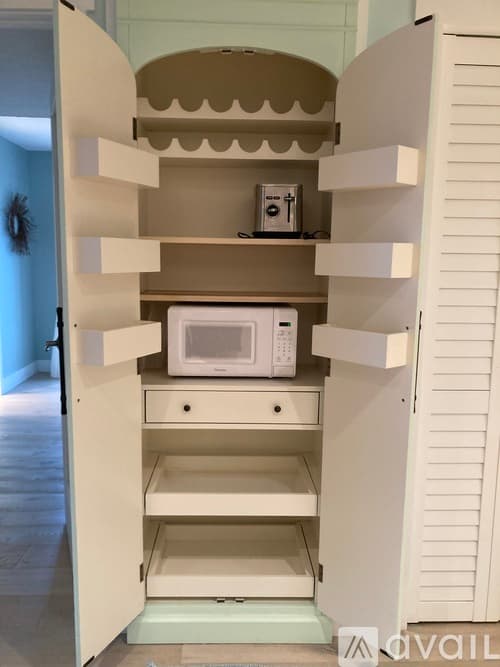 Boca Raton Condo: 5900 Northeast 7th Avenue