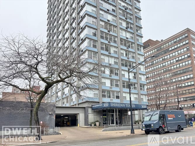 Chicago Apartment: 5650 N Sheridan Rd