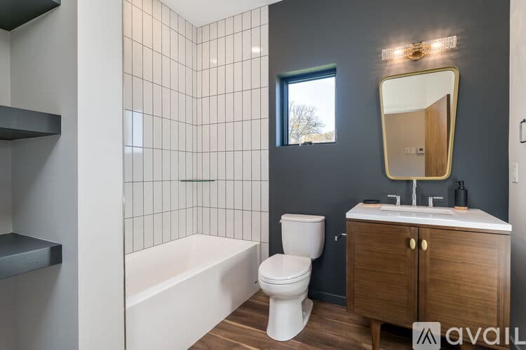 North Mankato House: 11 S Pointe Ct