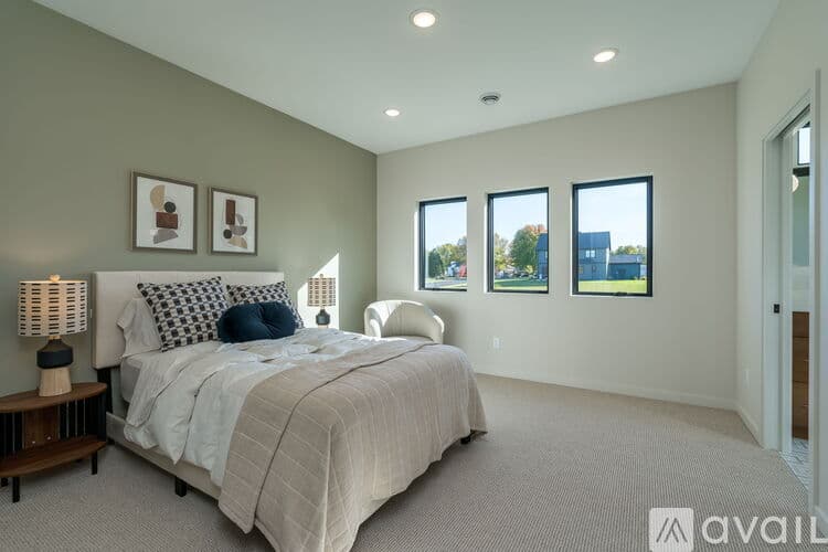 North Mankato House: 11 S Pointe Ct