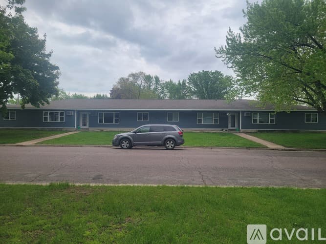 La Crosse Apartment: 1722 La Cres St