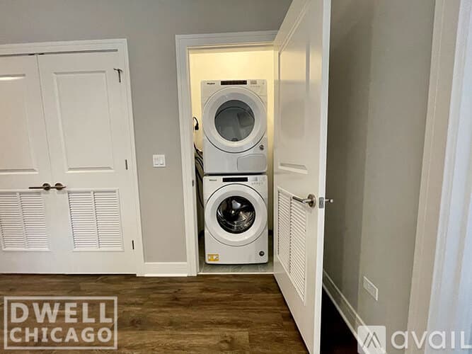 Chicago Apartment: 927 Irving Park Rd