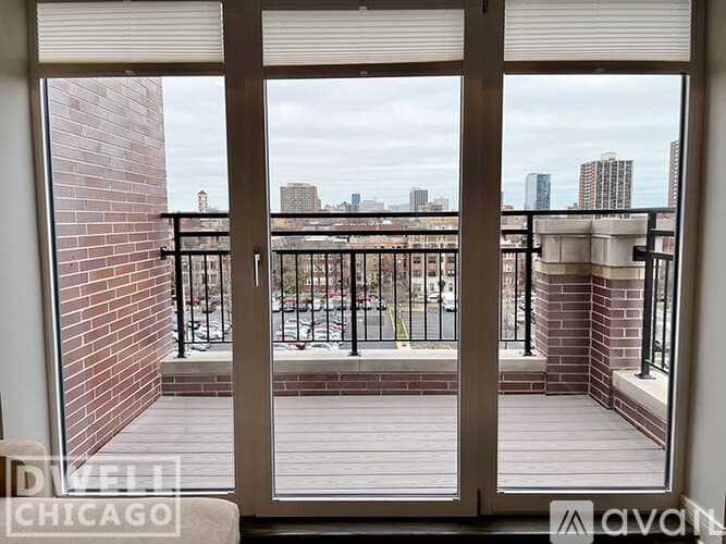 Chicago Apartment: 927 Irving Park Rd