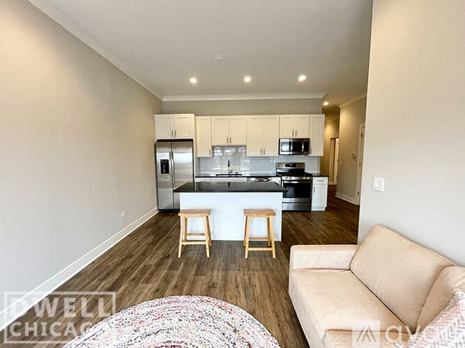 Chicago Apartment: 927 Irving Park Rd