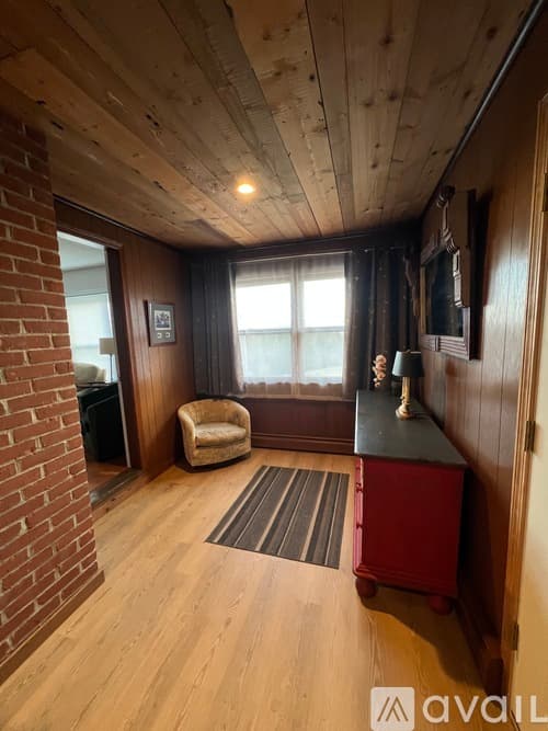 Litchfield House: 120 Looking Glass Hill Road