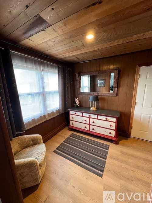 Litchfield House: 120 Looking Glass Hill Road