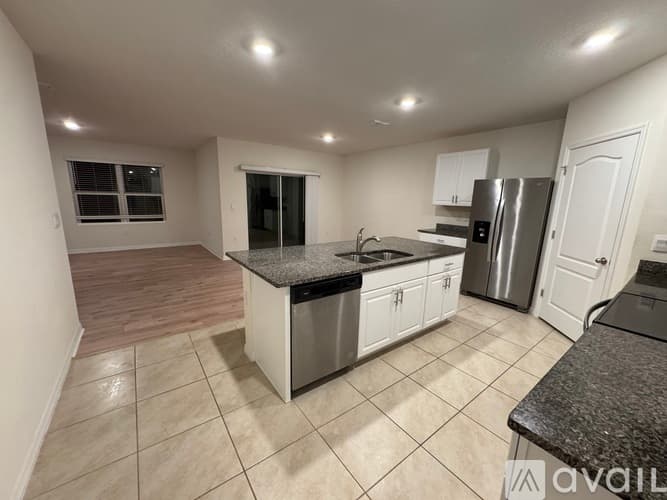 Edgewater House: 2718 Fieldbrooke Way