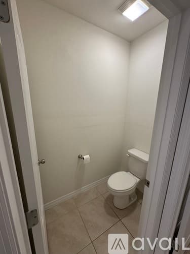 Edgewater House: 2718 Fieldbrooke Way