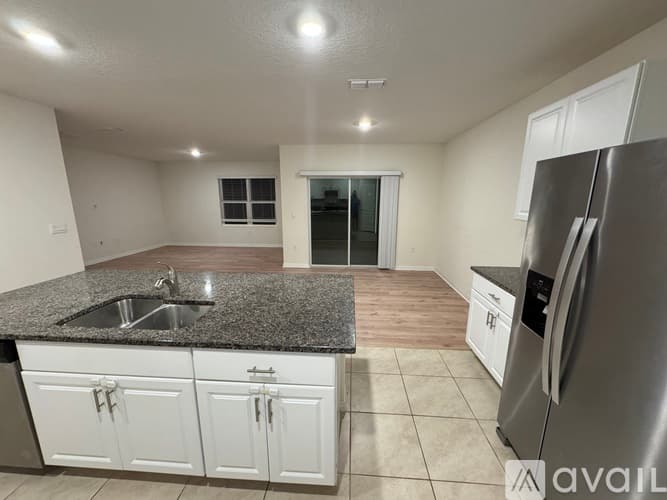 Edgewater House: 2718 Fieldbrooke Way