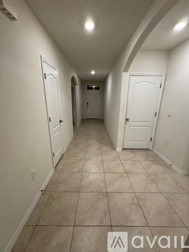Edgewater House: 2718 Fieldbrooke Way