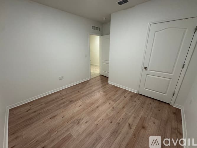 Edgewater House: 2718 Fieldbrooke Way