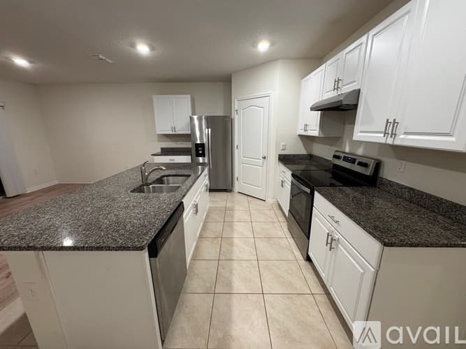Edgewater House: 2718 Fieldbrooke Way