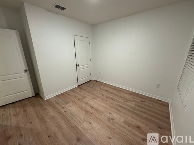 Edgewater House: 2718 Fieldbrooke Way