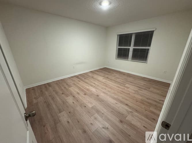Edgewater House: 2718 Fieldbrooke Way