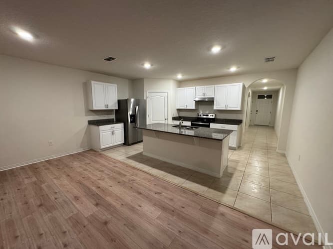 Edgewater House: 2718 Fieldbrooke Way