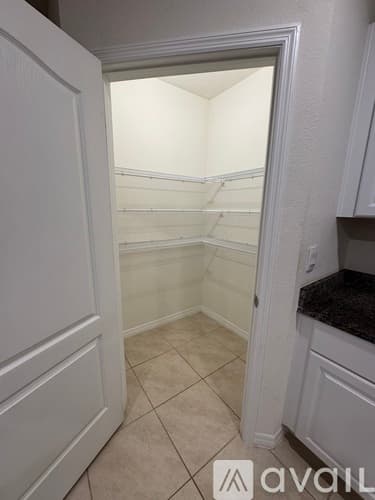 Edgewater House: 2718 Fieldbrooke Way