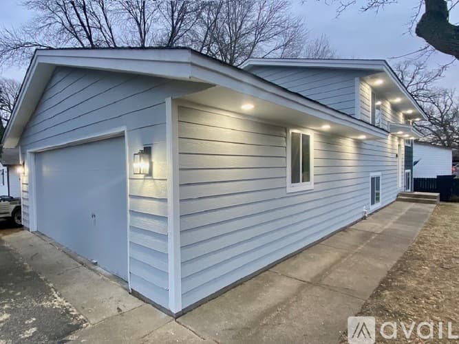 Prior Lake House: 4310 Grainwood Cir NE