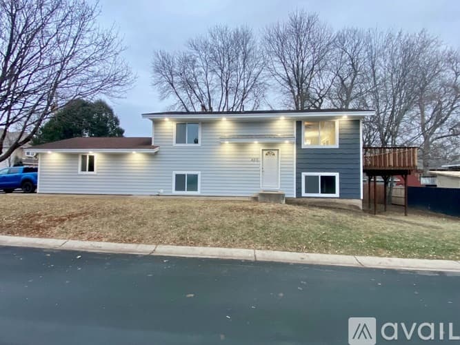Prior Lake House: 4310 Grainwood Cir NE