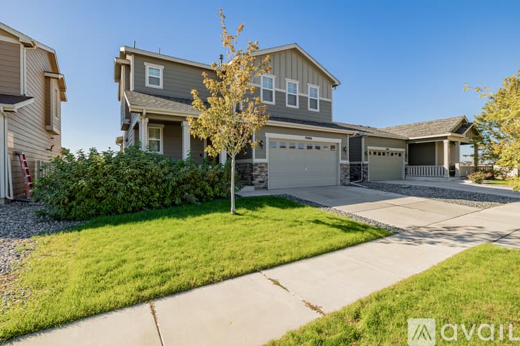 Henderson House: 10406 Akron St