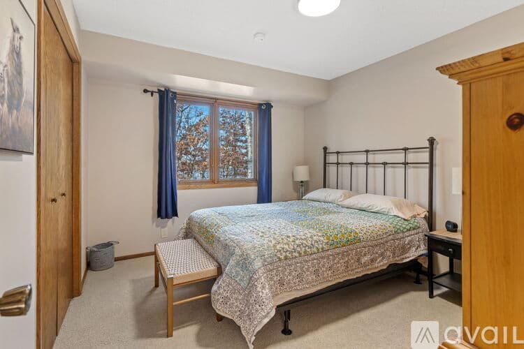 Stillwater House: 8820 Neal Avenue North