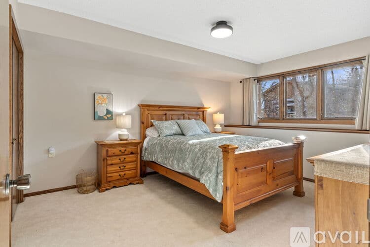 Stillwater House: 8820 Neal Avenue North