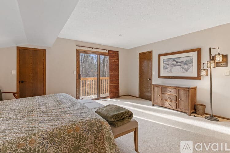 Stillwater House: 8820 Neal Avenue North