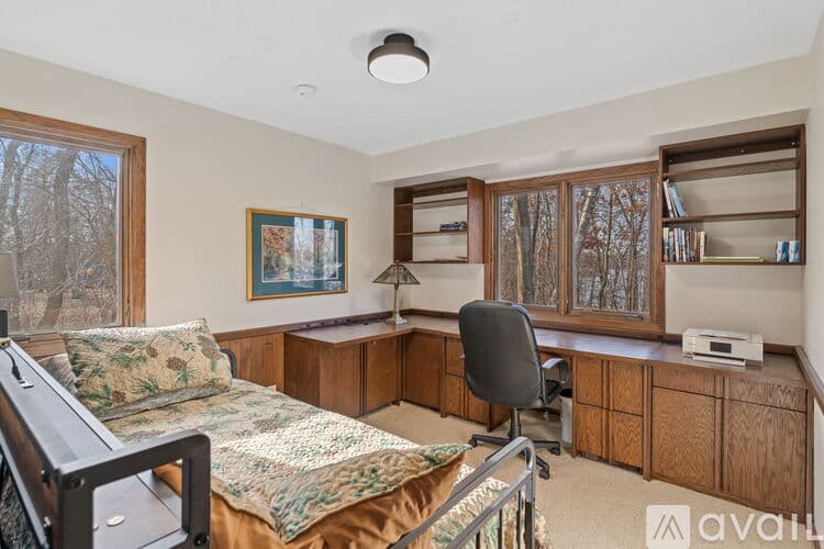 Stillwater House: 8820 Neal Avenue North