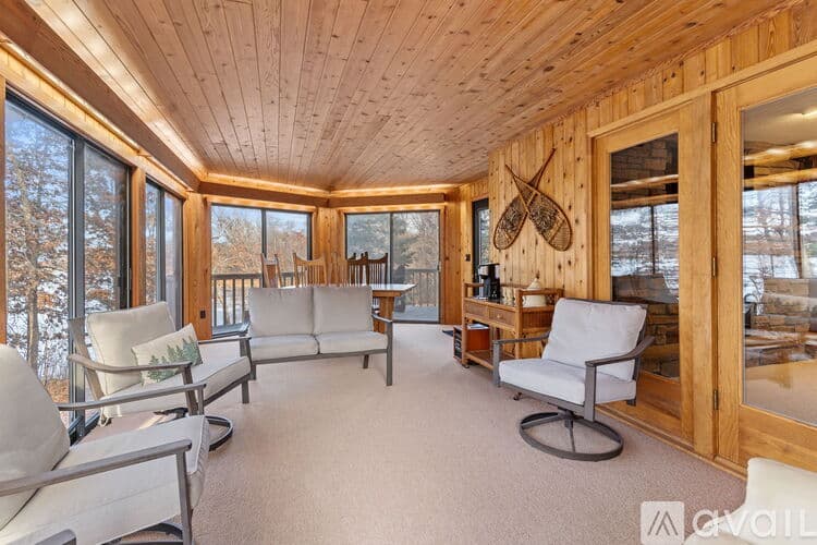 Stillwater House: 8820 Neal Avenue North
