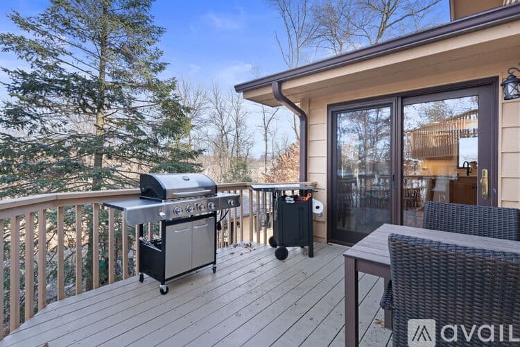 Stillwater House: 8820 Neal Avenue North