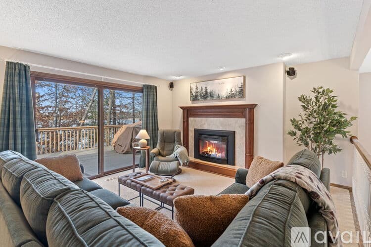 Stillwater House: 8820 Neal Avenue North