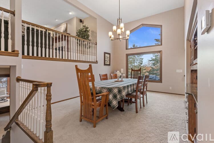 Stillwater House: 8820 Neal Avenue North