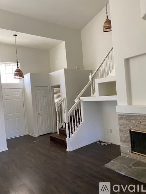 Corona House: 949 Palermo Lane