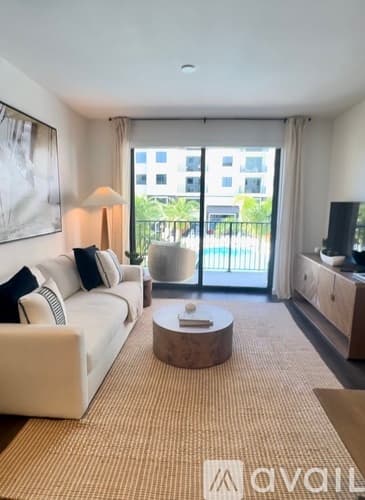 Tampa Apartment: 930 W Spruce St