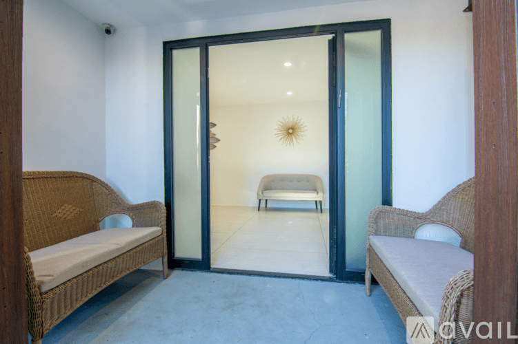 Los Angeles House: 18328 Bessemer St