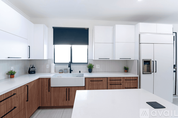Los Angeles House: 18328 Bessemer St