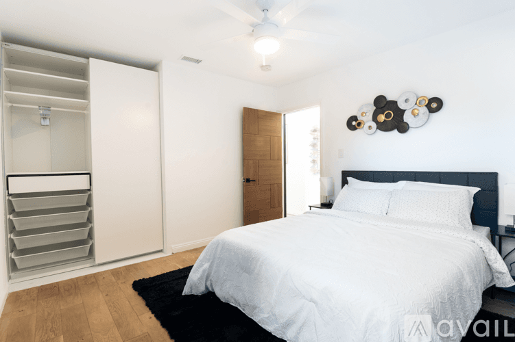 Los Angeles House: 18328 Bessemer St