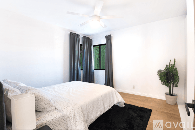 Los Angeles House: 18328 Bessemer St